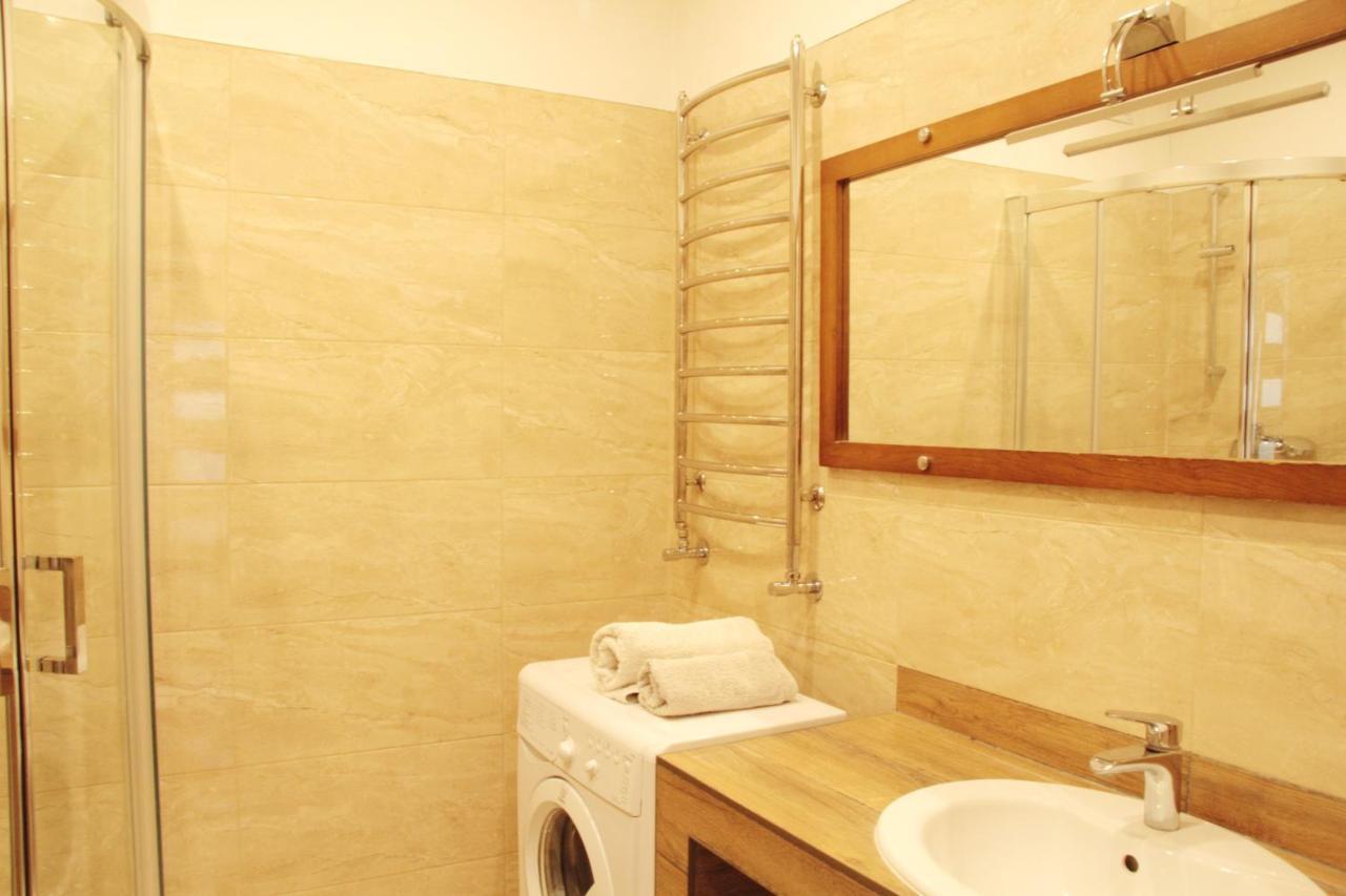 Flat In Cottage Close To The Centre Parking, Wifi, Bbq Lviv Kültér fotó